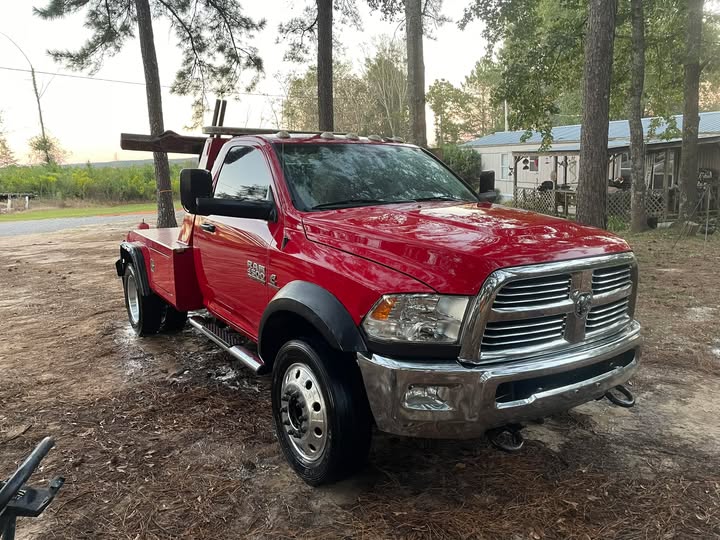 Wrecker towing vehicle